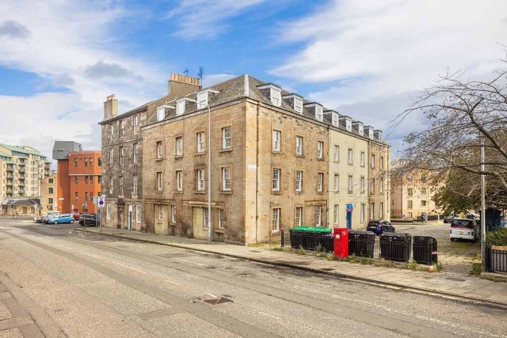 2 bed 1st Floor Flat for rent in Edinburgh. From Littlejohns ltd - Edinburgh