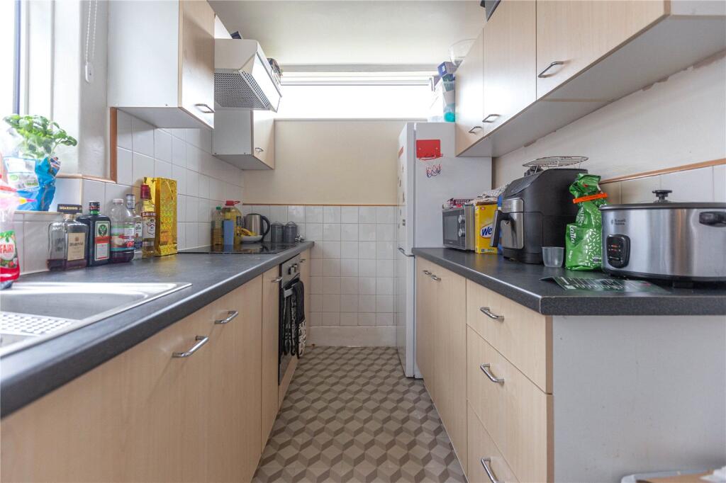 4 bed End of Terrace for rent in Bristol. From CJ Hole - Bishopston 4 bed End of Terrace for rent in Bristol. From CJ Hole - Bishopston