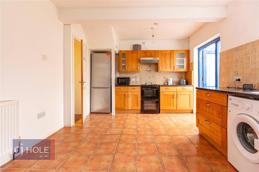 4 bed Mid Terraced House for rent in Bristol. From CJ Hole - Bishopston 4 bed Mid Terraced House for rent in Bristol. From CJ Hole - Bishopston