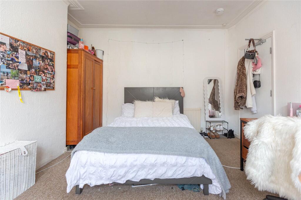 6 bed Mid Terraced House for rent in Bristol. From CJ Hole - Bishopston 6 bed Mid Terraced House for rent in Bristol. From CJ Hole - Bishopston