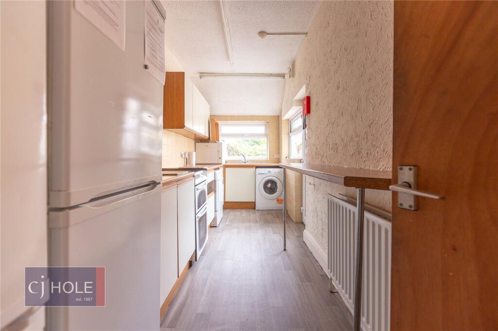 6 bed Mid Terraced House for rent in Bristol. From CJ Hole - Bishopston