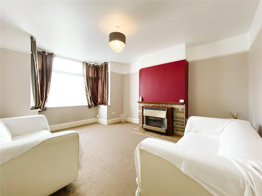 3 bed Mid Terraced House for rent in Bristol. From CJ Hole - Bishopston 3 bed Mid Terraced House for rent in Bristol. From CJ Hole - Bishopston