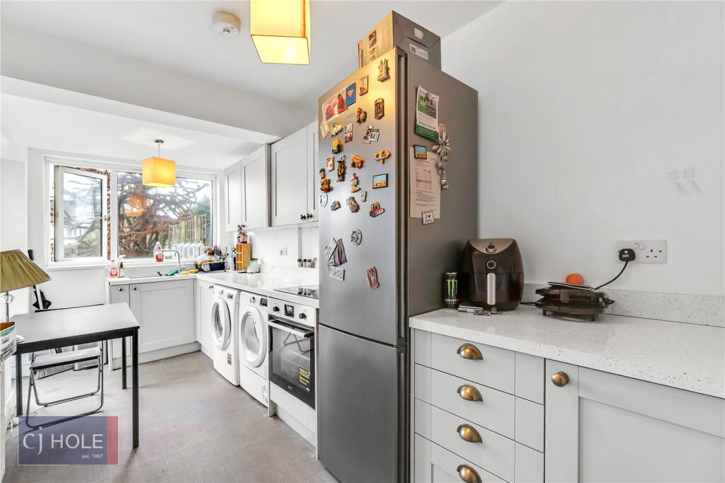 4 bed Mid Terraced House for rent in Filton. From CJ Hole - Bishopston 4 bed Mid Terraced House for rent in Filton. From CJ Hole - Bishopston