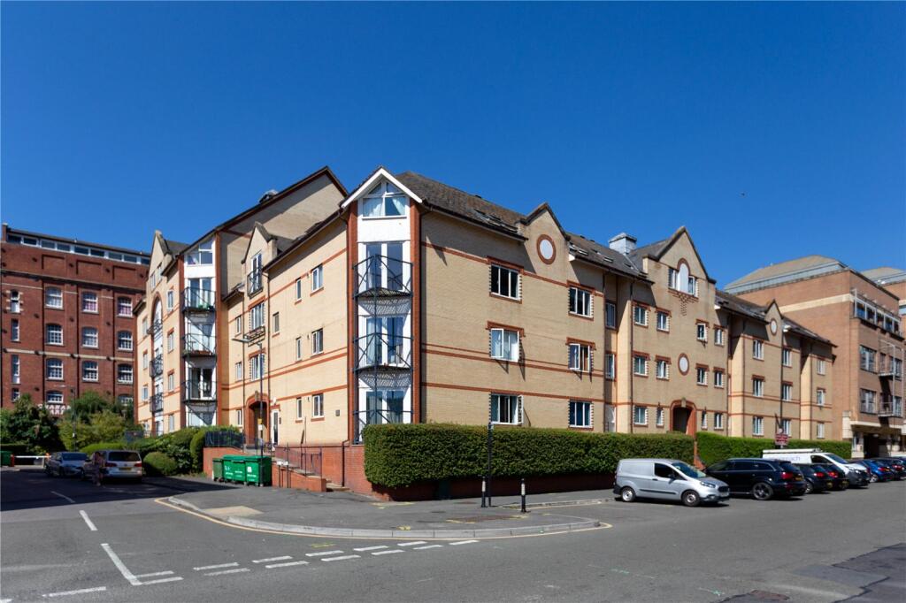 2 bed Apartment for rent in Bristol. From CJ Hole - Bishopston