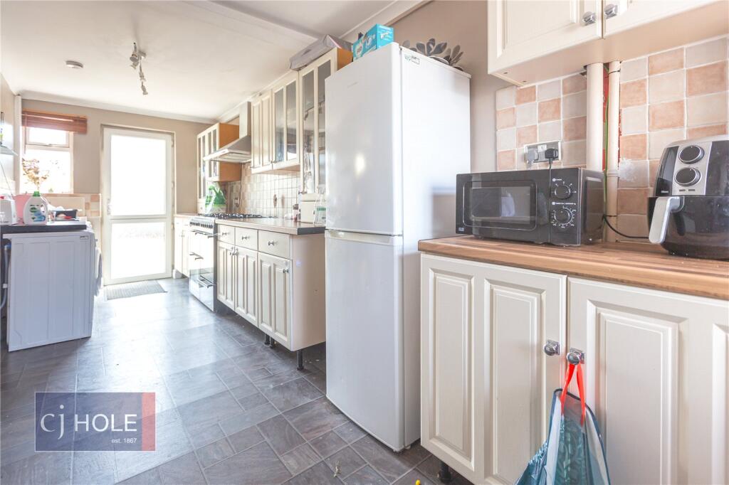 4 bed Mid Terraced House for rent in Filton. From CJ Hole - Bishopston