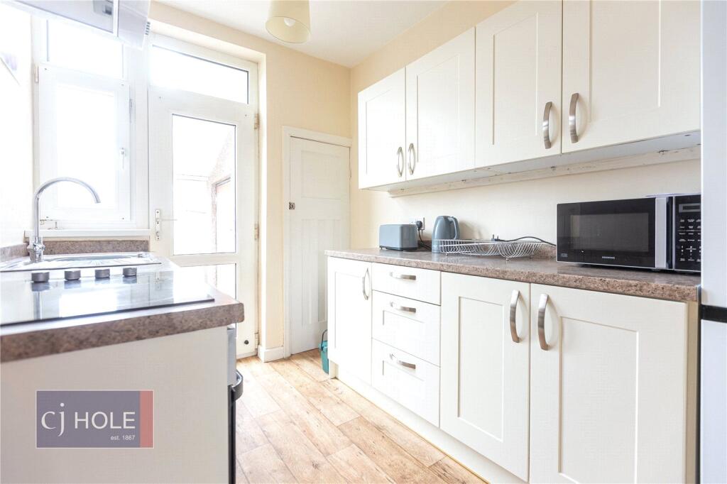 3 bed Mid Terraced House for rent in Bristol. From CJ Hole - Bishopston 3 bed Mid Terraced House for rent in Bristol. From CJ Hole - Bishopston