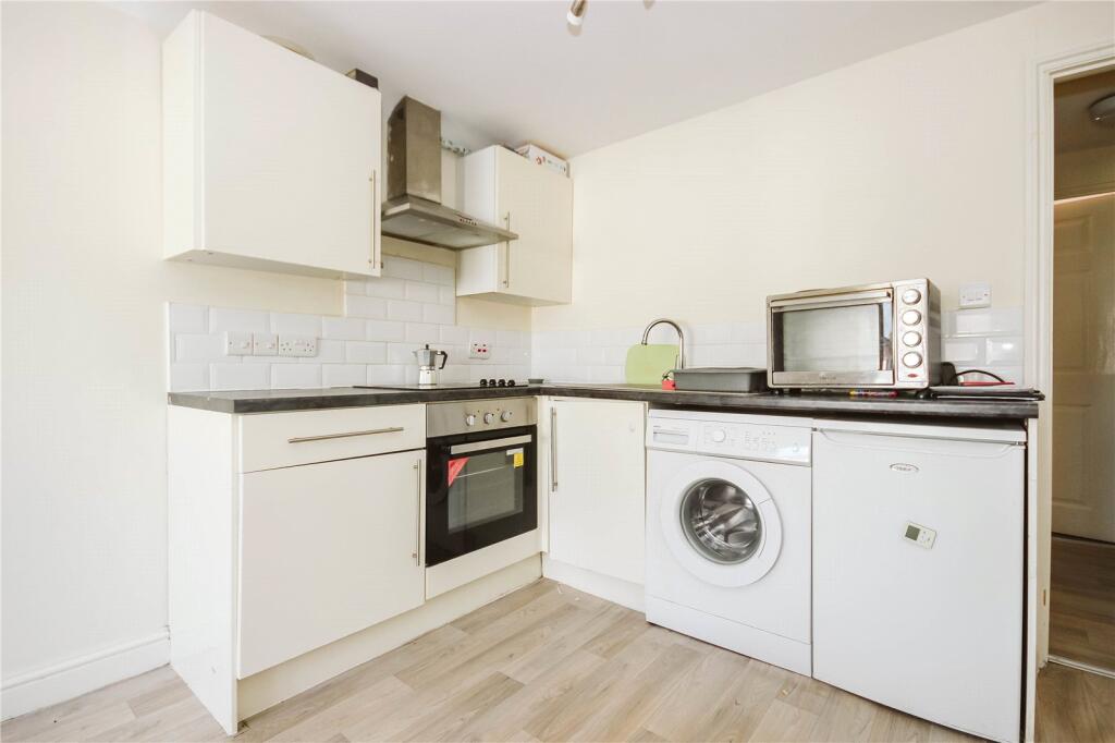 1 bed Apartment for rent in Bristol. From CJ Hole - Bishopston 1 bed Apartment for rent in Bristol. From CJ Hole - Bishopston