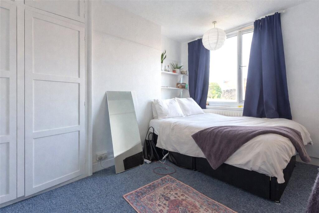 3 bed Mid Terraced House for rent in Bristol. From CJ Hole - Bishopston