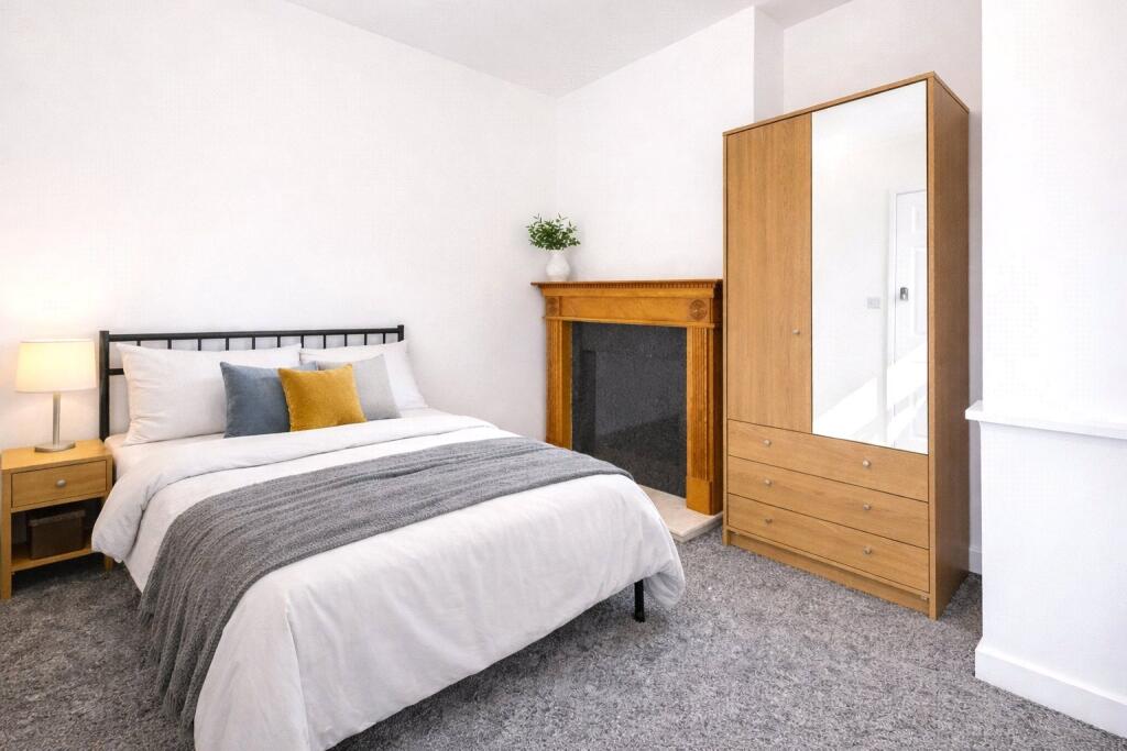 5 bed Mid Terraced House for rent in Filton. From CJ Hole - Bishopston