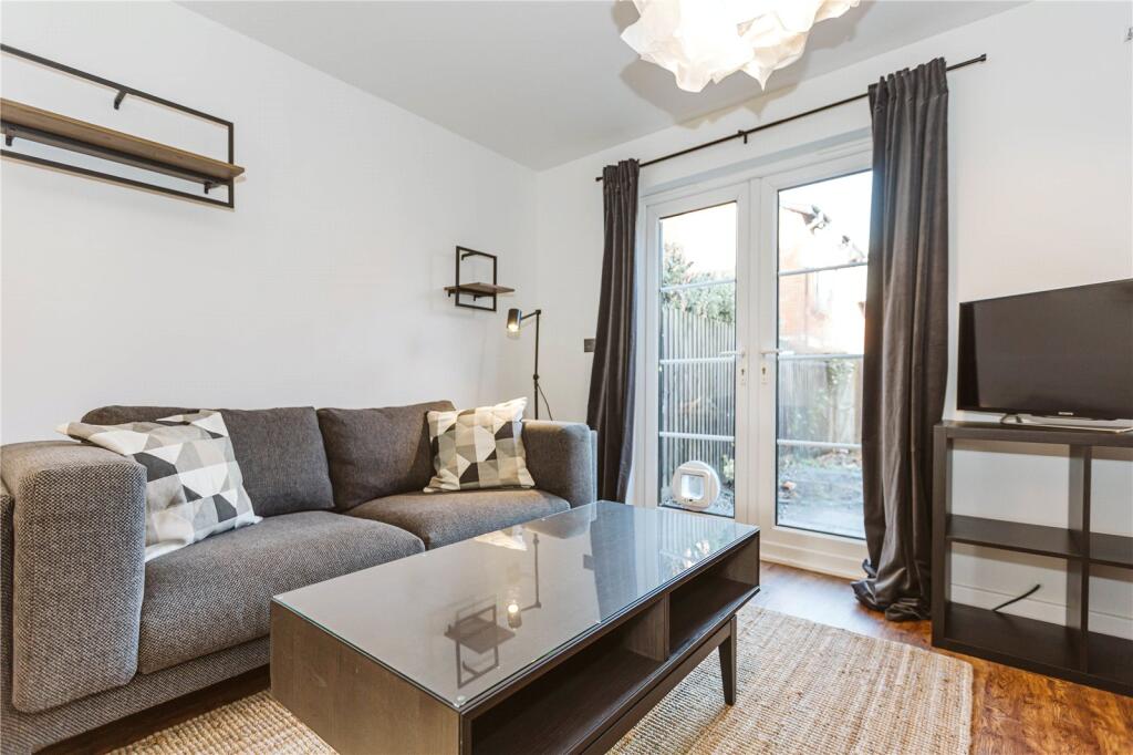 2 bed Mid Terraced House for rent in Filton. From CJ Hole - Bishopston