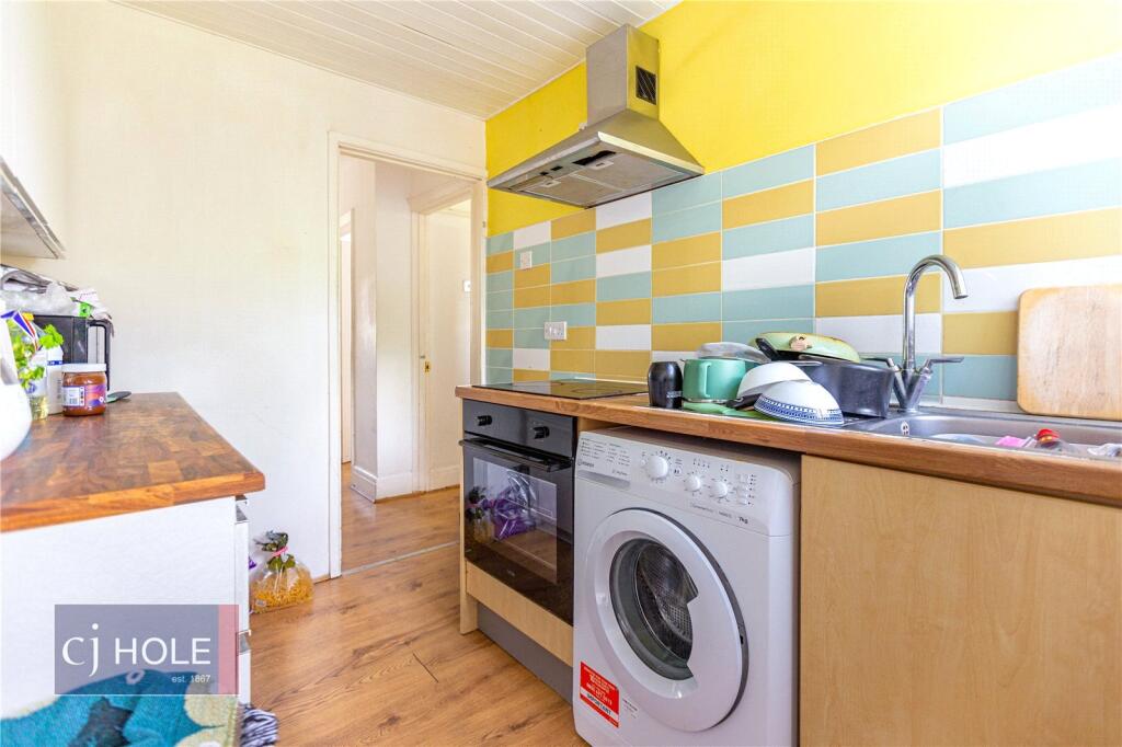 3 bed Mid Terraced House for rent in Bristol. From CJ Hole - Bishopston