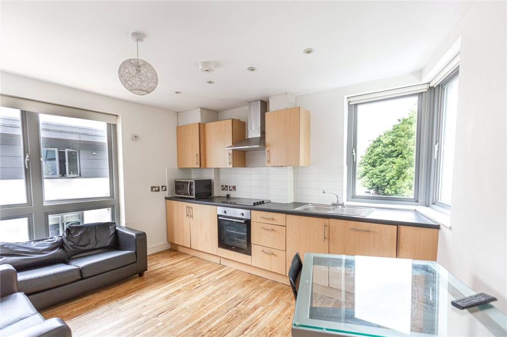 3 bed Apartment for rent in Bristol. From CJ Hole - Bishopston