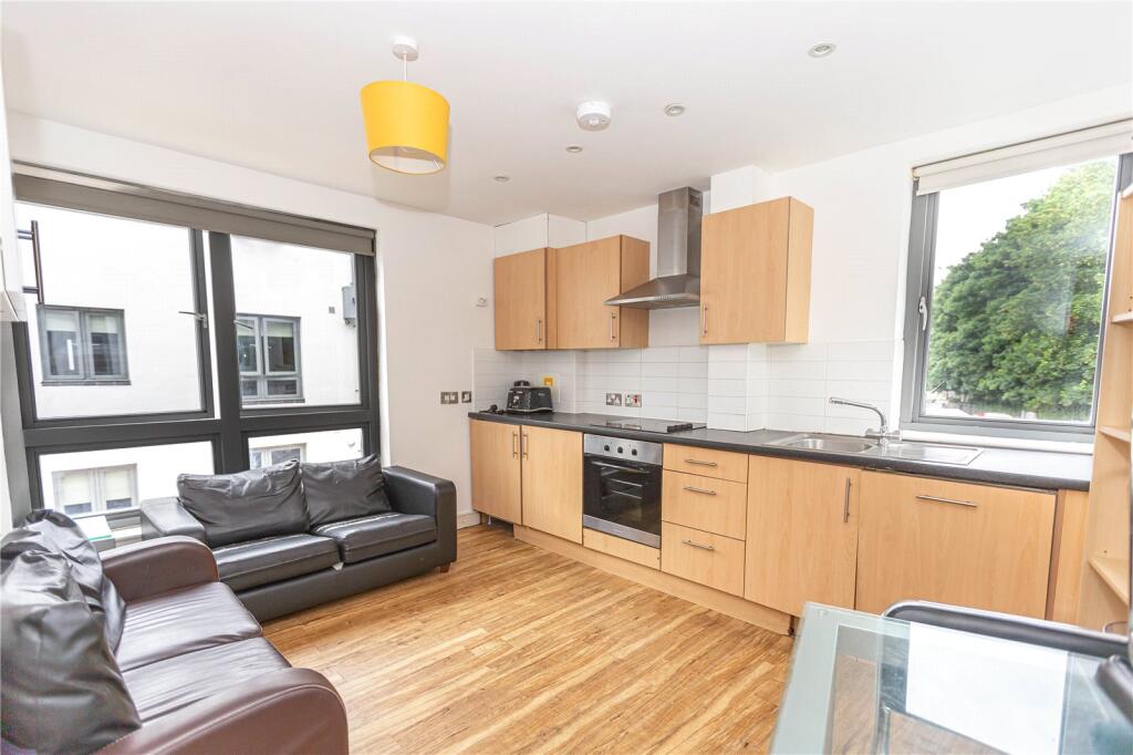 3 bed Apartment for rent in Bristol. From CJ Hole - Bishopston