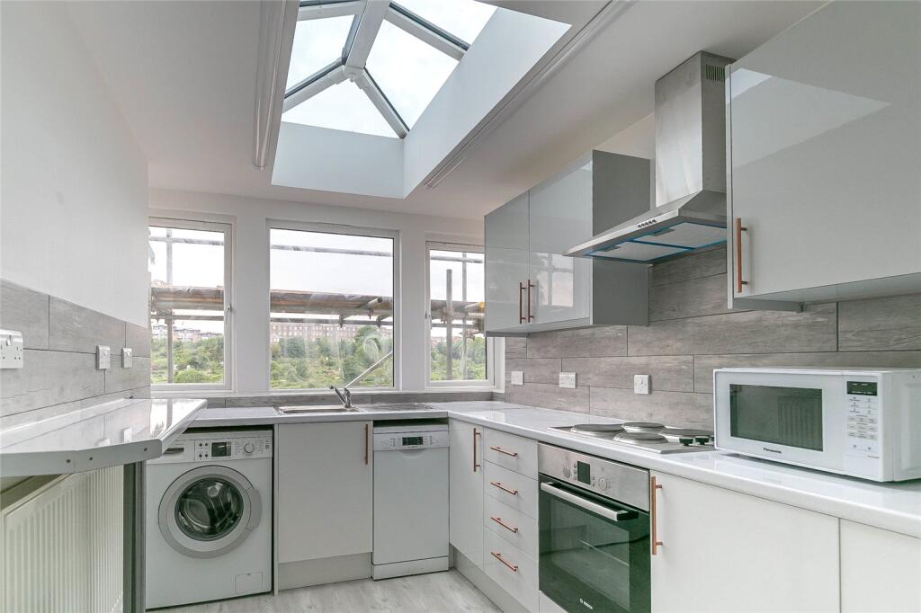 5 bed Annexe for rent in Bristol. From CJ Hole - Bishopston