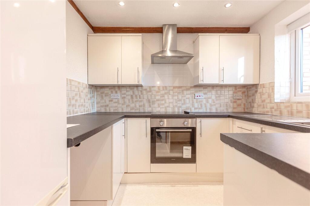 3 bed Mid Terraced House for rent in Almondsbury. From CJ Hole - Bishopston