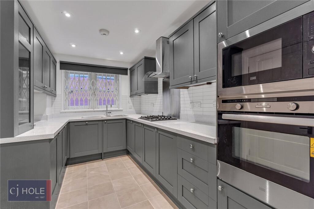2 bed Mid Terraced House for rent in Bristol. From CJ Hole - Bishopston
