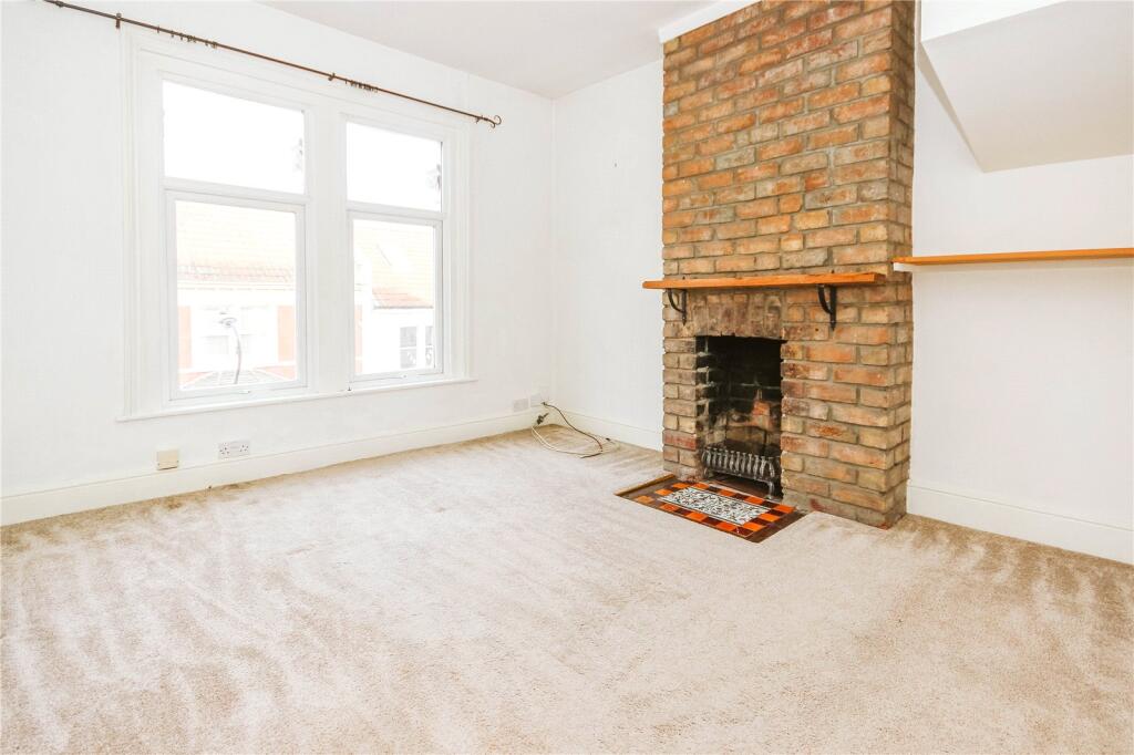 2 bed Apartment for rent in Bristol. From CJ Hole - Bishopston