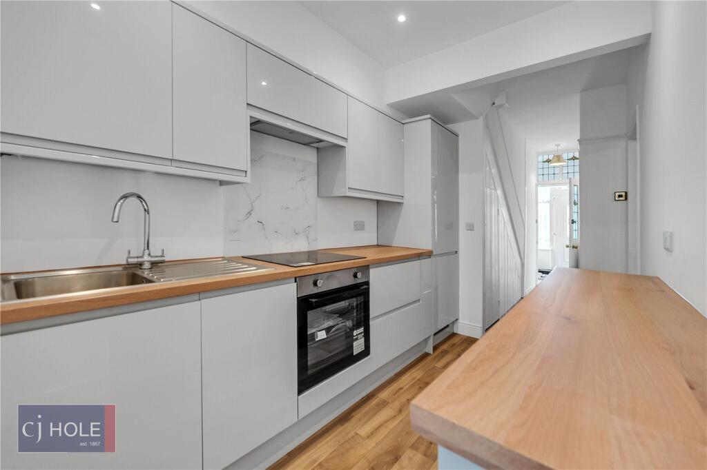 4 bed End of Terrace for rent in Bristol. From CJ Hole - Bishopston