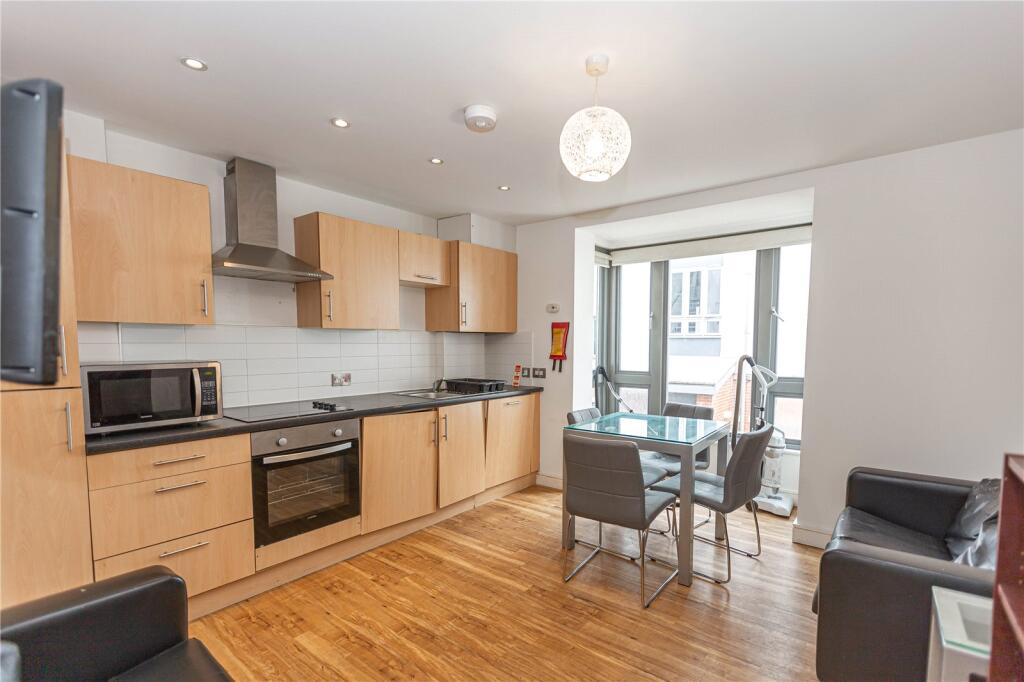 4 bed Apartment for rent in Bristol. From CJ Hole - Bishopston