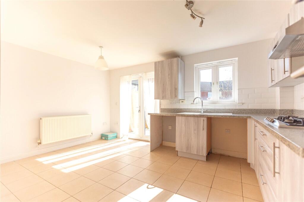 5 bed Mid Terraced House for rent in Bristol. From CJ Hole - Bishopston
