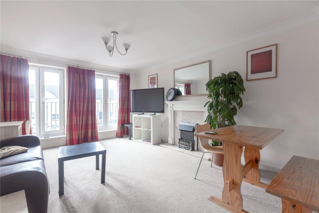 4 bed Mid Terraced House for rent in Filton. From CJ Hole - Bishopston 4 bed Mid Terraced House for rent in Filton. From CJ Hole - Bishopston