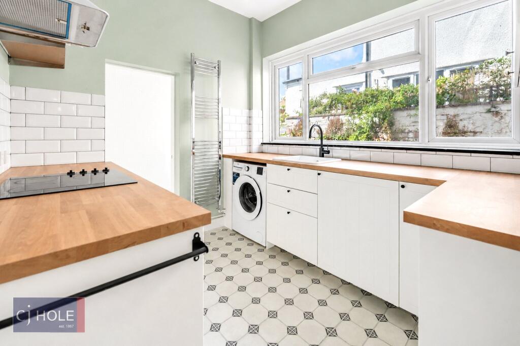 3 bed Mid Terraced House for rent in Bristol. From CJ Hole - Bishopston 3 bed Mid Terraced House for rent in Bristol. From CJ Hole - Bishopston