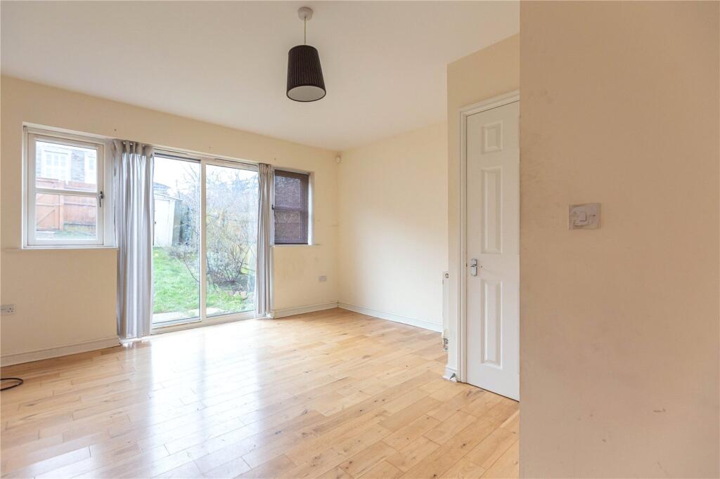 3 bed End of Terrace for rent in Bristol. From CJ Hole - Bishopston 3 bed End of Terrace for rent in Bristol. From CJ Hole - Bishopston