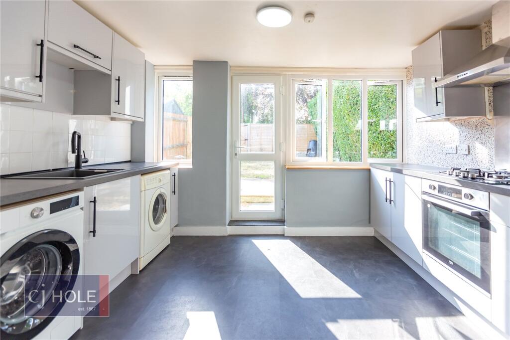 3 bed Mid Terraced House for rent in Bristol. From CJ Hole - Bishopston