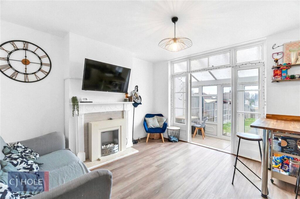 5 bed Mid Terraced House for rent in Bristol. From CJ Hole - Bishopston 5 bed Mid Terraced House for rent in Bristol. From CJ Hole - Bishopston