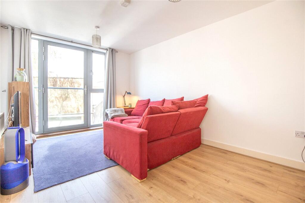 2 bed Apartment for rent in Bristol. From CJ Hole - Bishopston