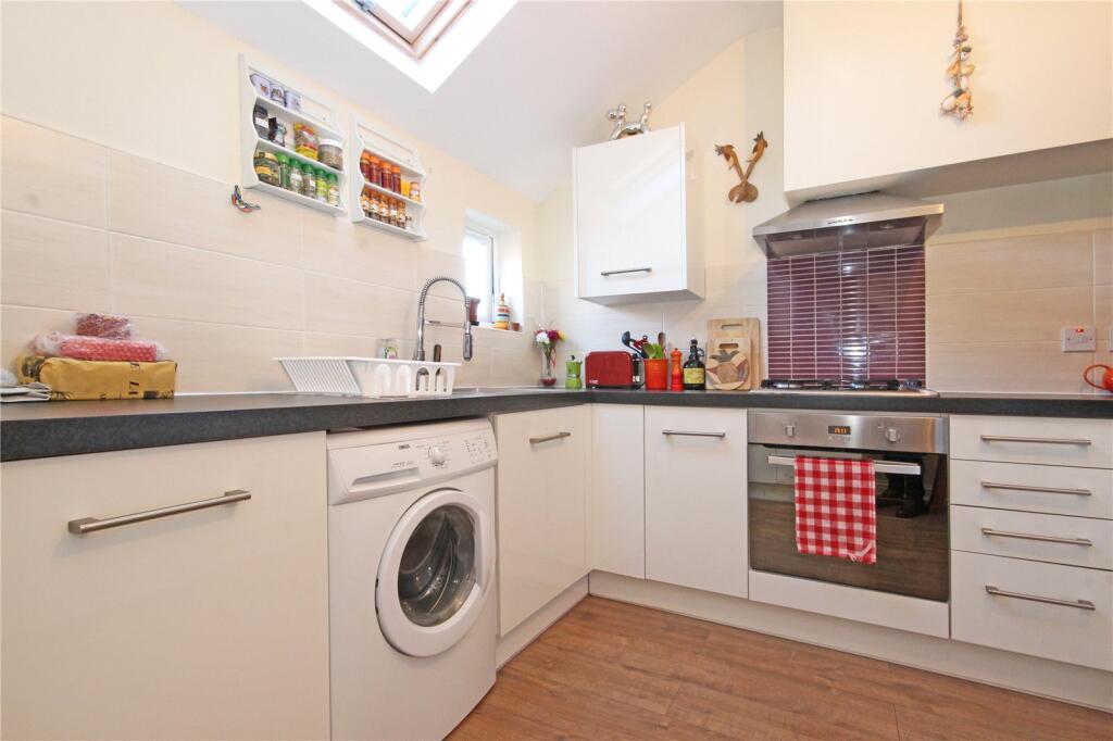 2 bed Apartment for rent in Bristol. From CJ Hole - Bishopston