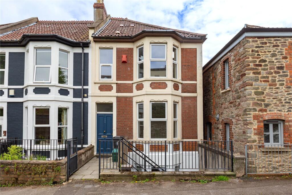 4 bed Mid Terraced House for rent in Bristol. From CJ Hole - Bishopston 4 bed Mid Terraced House for rent in Bristol. From CJ Hole - Bishopston