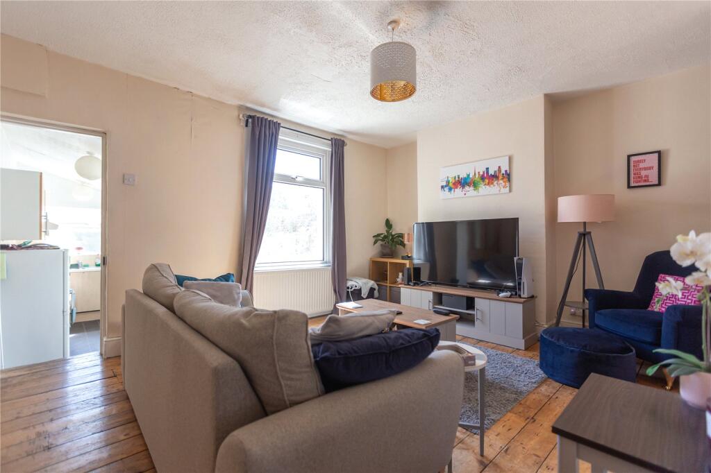 2 bed Mid Terraced House for rent in Stapleton. From CJ Hole - Bishopston 2 bed Mid Terraced House for rent in Stapleton. From CJ Hole - Bishopston
