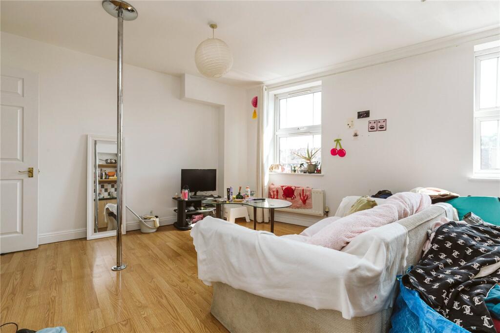 2 bed Apartment for rent in Bristol. From CJ Hole - Bishopston