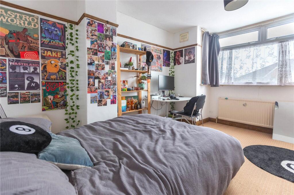 3 bed End of Terrace for rent in Bristol. From CJ Hole - Bishopston