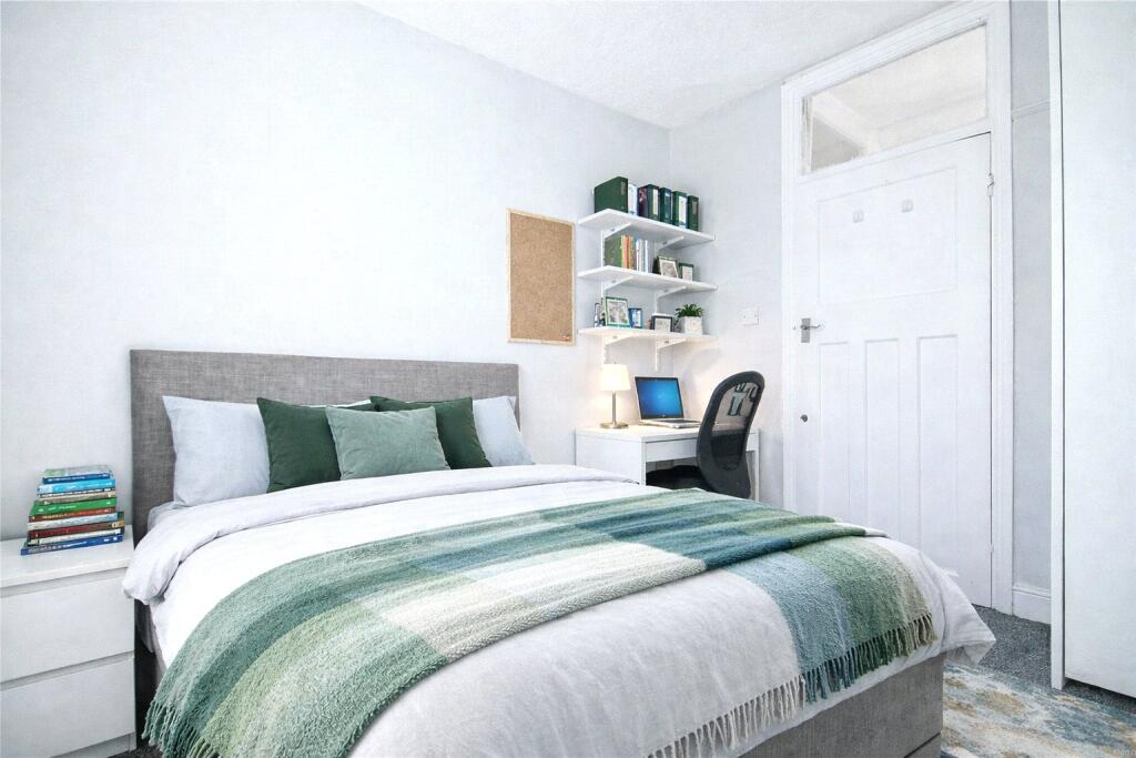 4 bed Mid Terraced House for rent in Bristol. From CJ Hole - Bishopston 4 bed Mid Terraced House for rent in Bristol. From CJ Hole - Bishopston