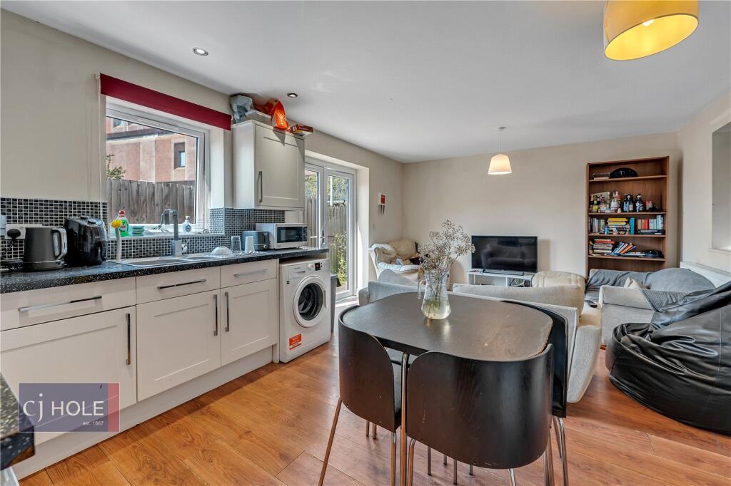 4 bed End of Terrace for rent in Bristol. From CJ Hole - Bishopston 4 bed End of Terrace for rent in Bristol. From CJ Hole - Bishopston