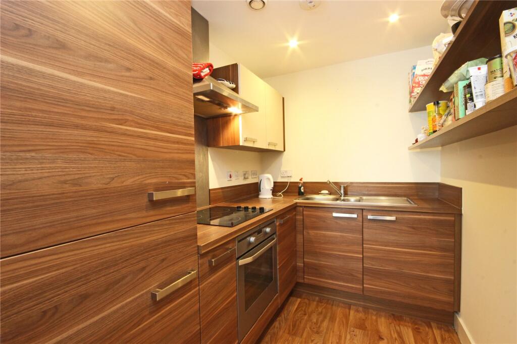 2 bed Apartment for rent in Bristol. From CJ Hole - Bishopston