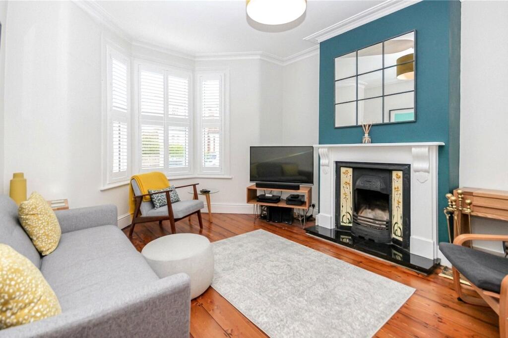 3 bed Mid Terraced House for rent in Bristol. From CJ Hole - Bishopston