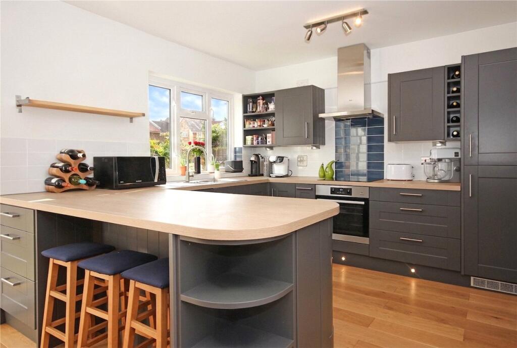 3 bed Semi Detached for rent in Bristol. From CJ Hole - Bishopston 3 bed Semi Detached for rent in Bristol. From CJ Hole - Bishopston