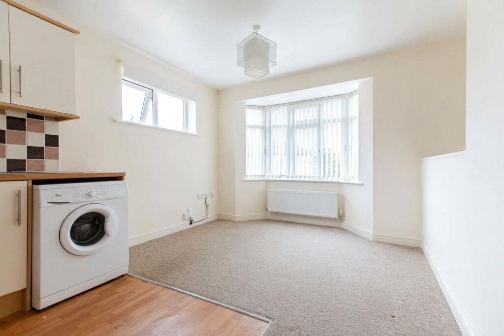 1 bed Apartment for rent in Bristol. From CJ Hole - Bishopston 1 bed Apartment for rent in Bristol. From CJ Hole - Bishopston