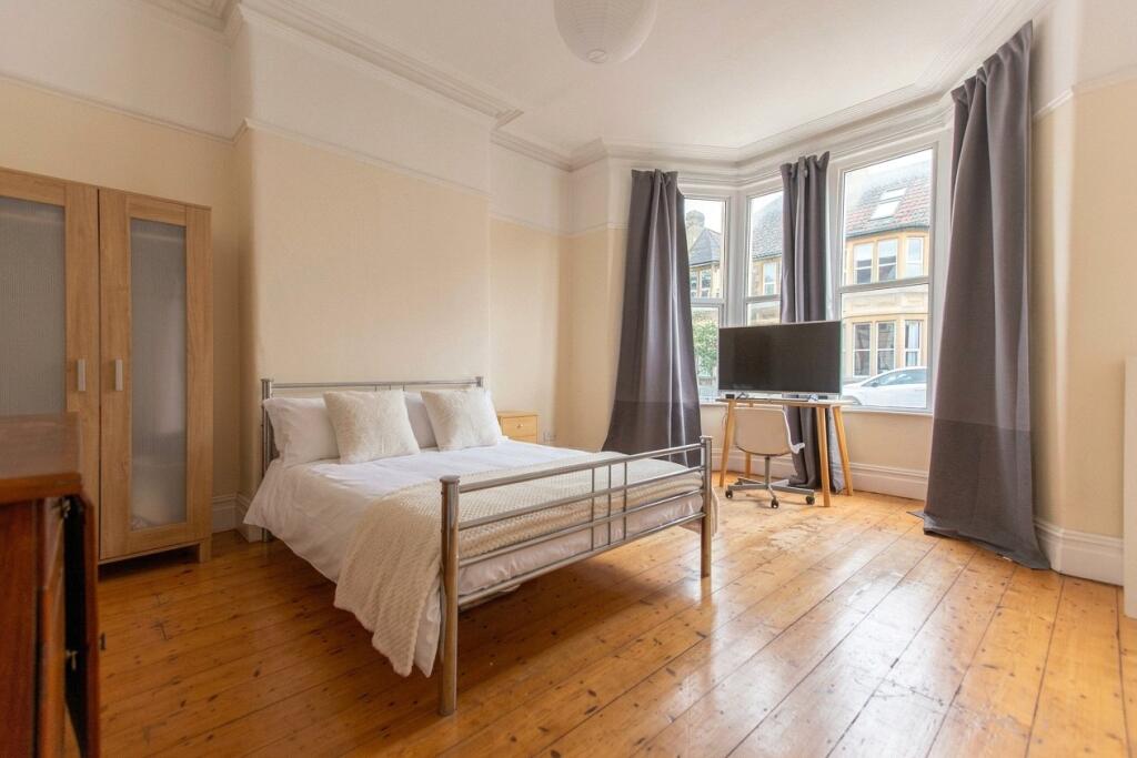 6 bed Mid Terraced House for rent in Bristol. From CJ Hole - Bishopston 6 bed Mid Terraced House for rent in Bristol. From CJ Hole - Bishopston