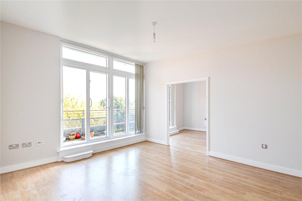 2 bed Apartment for rent in Bristol. From CJ Hole - Bishopston