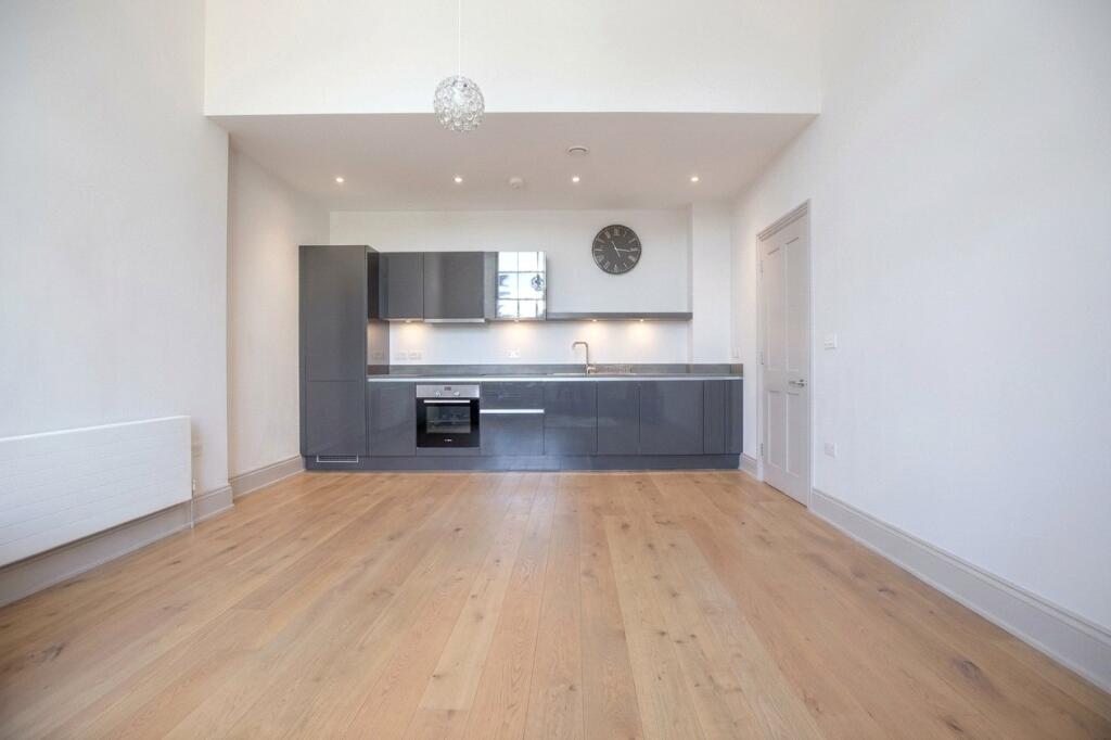 2 bed Apartment for rent in Bristol. From CJ Hole - Bishopston