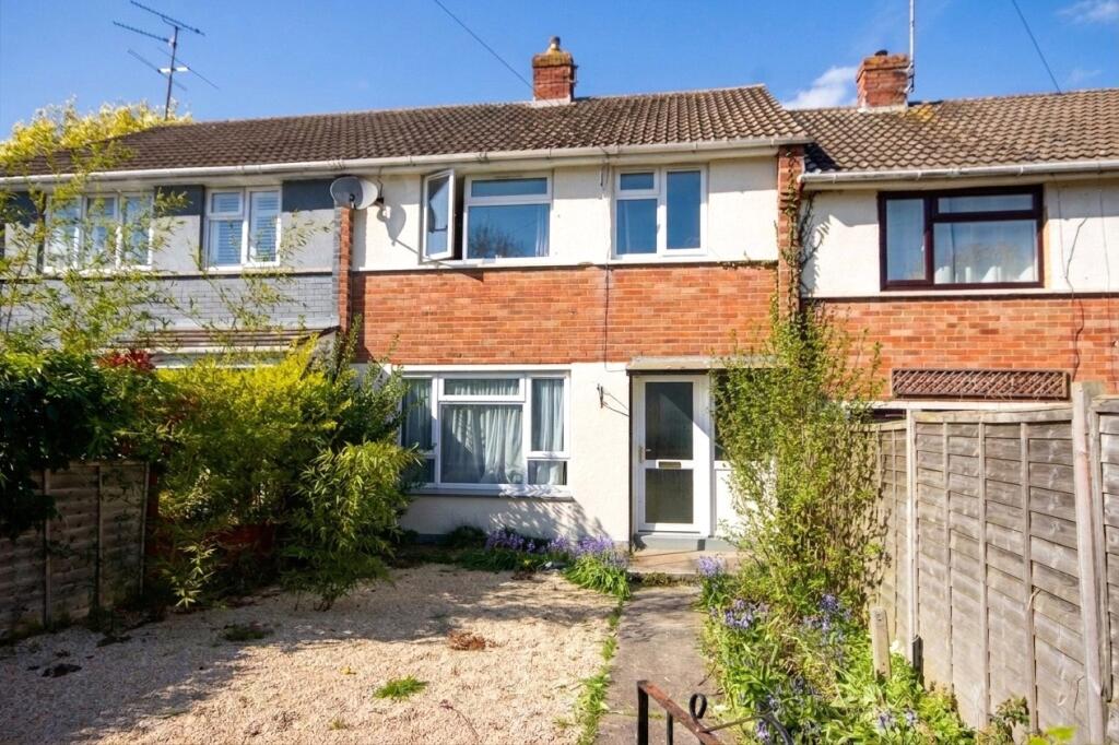 4 bed Mid Terraced House for rent in Warmley. From CJ Hole - Bradley Stoke