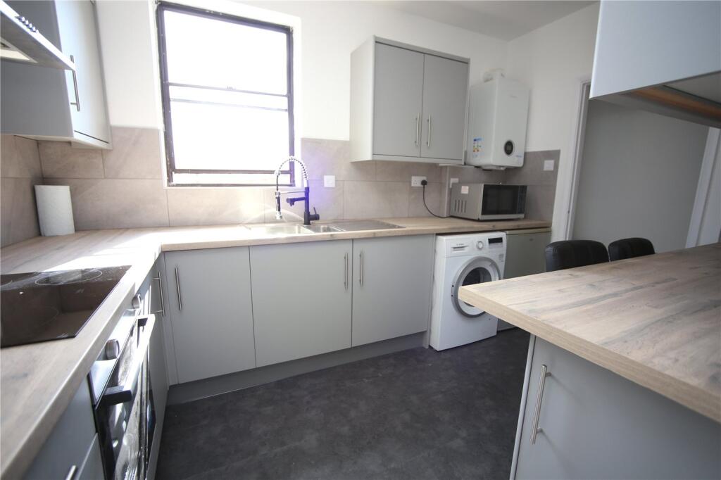 3 bed Apartment for rent in Leckhampton Hill. From CJ Hole - Cheltenham 3 bed Apartment for rent in Leckhampton Hill. From CJ Hole - Cheltenham