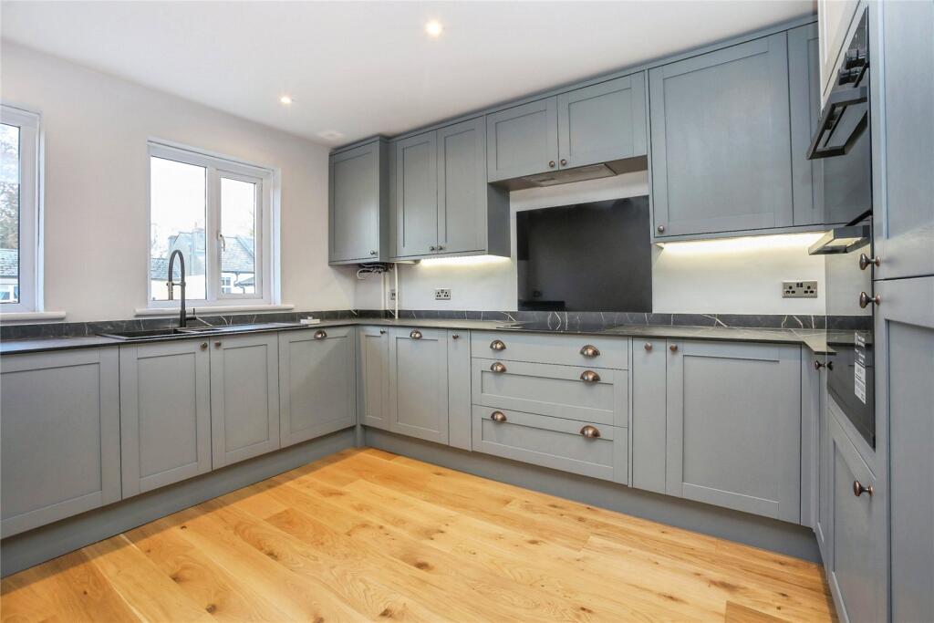 3 bed Mid Terraced House for rent in Leckhampton Hill. From CJ Hole - Cheltenham 3 bed Mid Terraced House for rent in Leckhampton Hill. From CJ Hole - Cheltenham