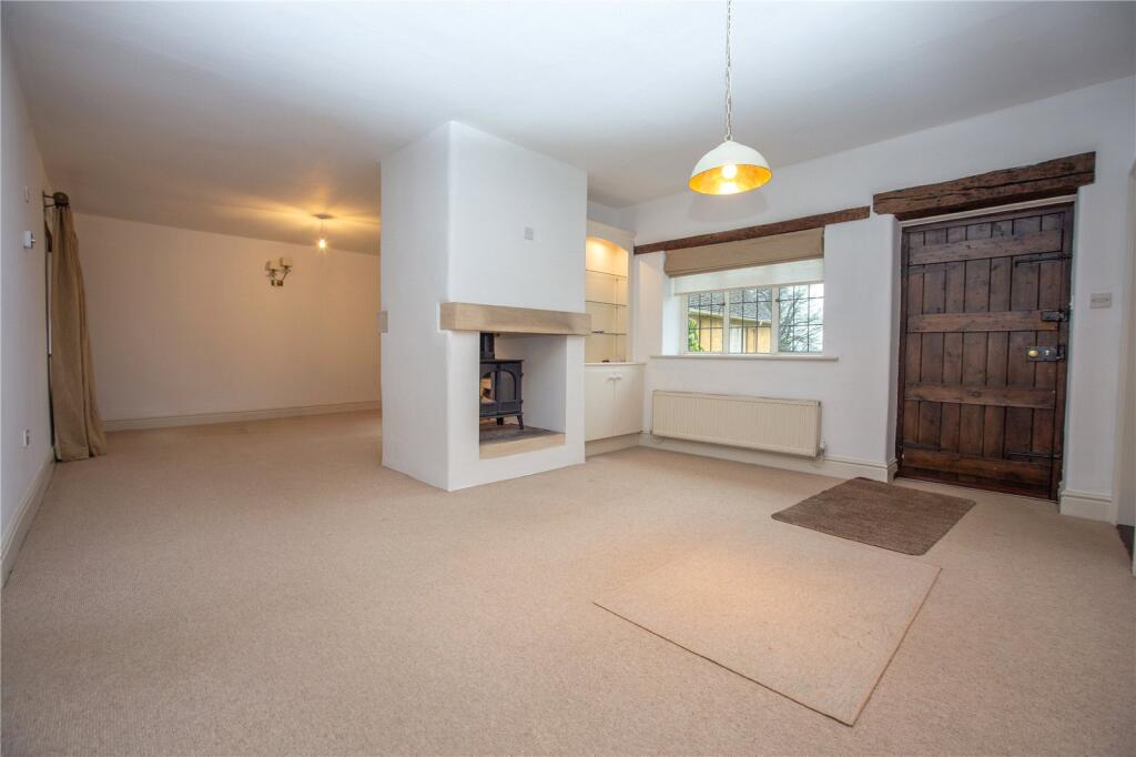 2 bed Mid Terraced House for rent in Snowshill. From CJ Hole - Cheltenham