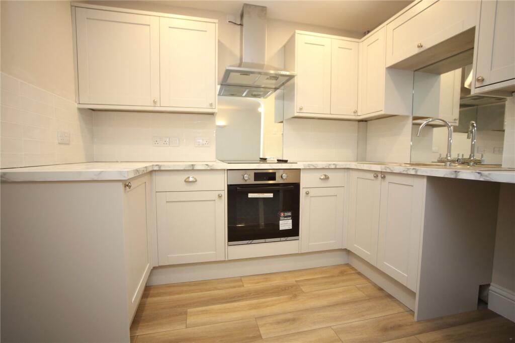2 bed Apartment for rent in Cheltenham. From CJ Hole - Cheltenham