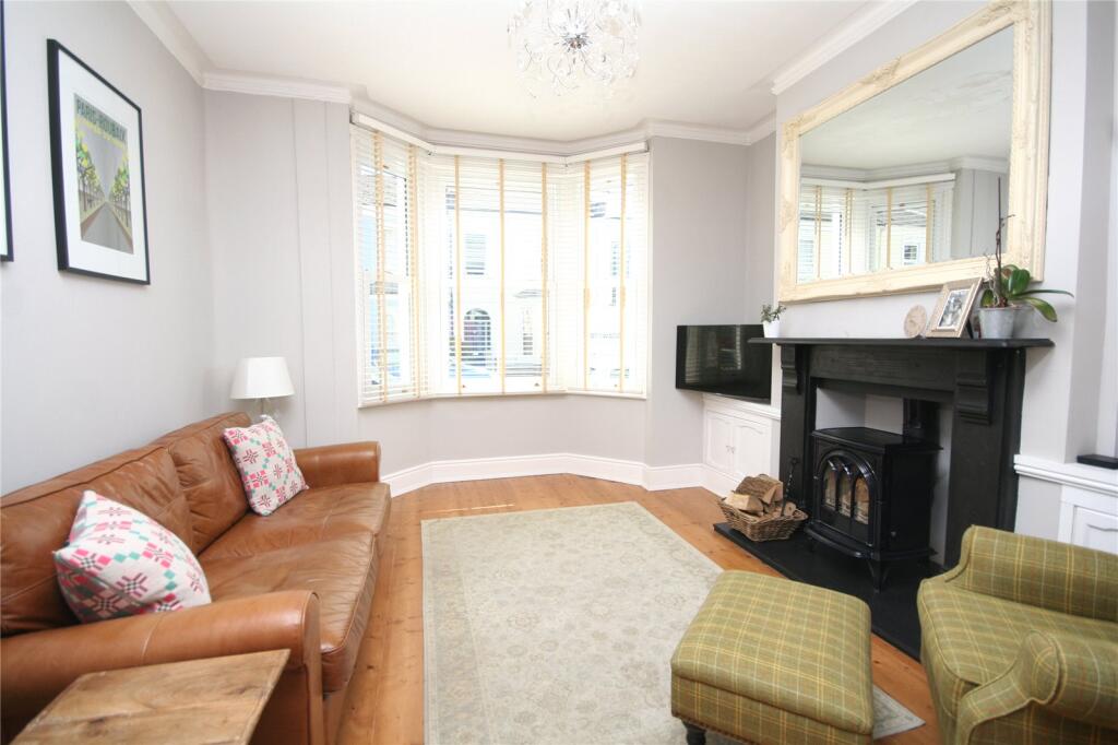 3 bed Mid Terraced House for rent in Prestbury. From CJ Hole - Cheltenham